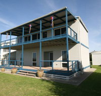 LJ Hooker Goolwa Holiday Rentals - 25 Barrage Road Goolwa South - St Kilda Accommodation