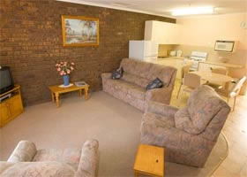 Carn Court Holiday Apartments - St Kilda Accommodation 1