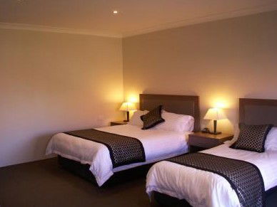 Parkes Int Motor Inn - St Kilda Accommodation 0