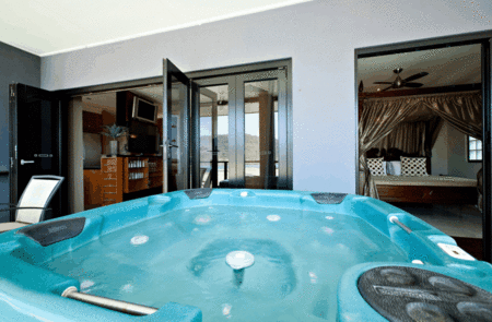 Waterfront Whitsunday Retreat - St Kilda Accommodation