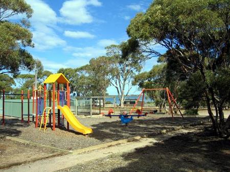 Harbour View Caravan Park - St Kilda Accommodation 2