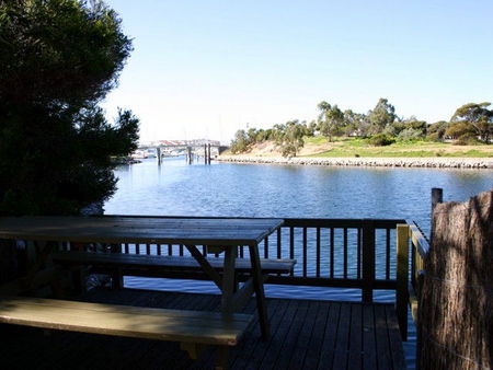 Lincoln Cove Villas - St Kilda Accommodation 2