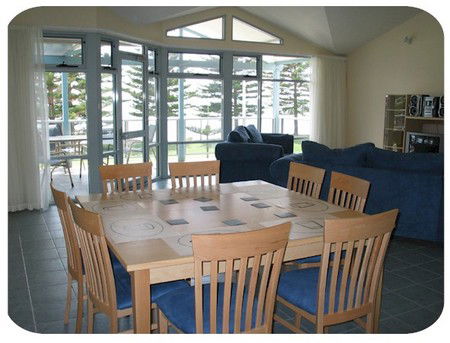 Port Lincoln Foreshore Apartments - St Kilda Accommodation 1
