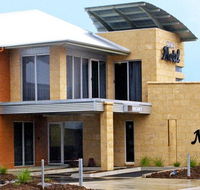 Strath Motel - St Kilda Accommodation