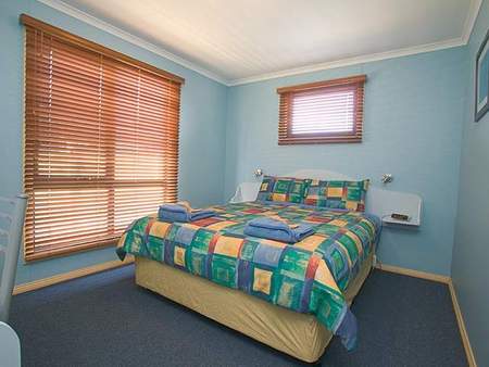 Strahan Bungalows - St Kilda Accommodation 1
