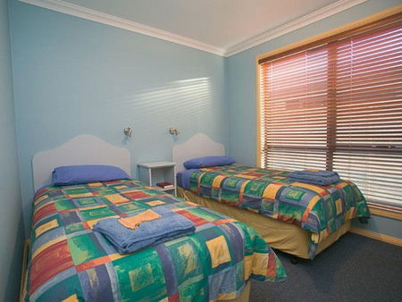 Strahan Bungalows - St Kilda Accommodation 4