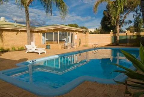 Albion Hotel - St Kilda Accommodation 0