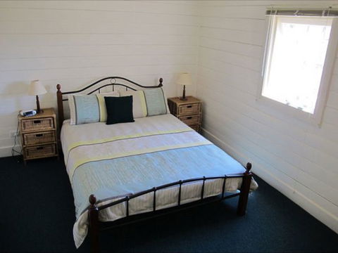 Holly's Holiday Home - St Kilda Accommodation 2