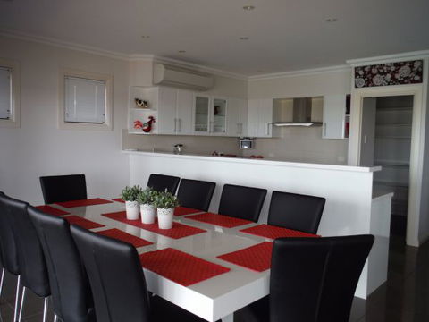 Marina Vista - St Kilda Accommodation 2