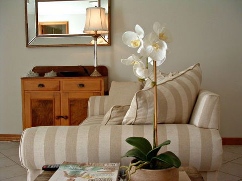 17 QED Lakehouse - St Kilda Accommodation 4