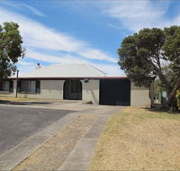Carthew Street Holiday Home - St Kilda Accommodation