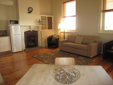 Clydesdale Cottage Bed & Breakfast - St Kilda Accommodation 2