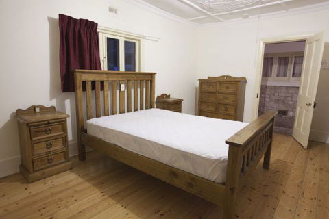 Engineers Lodge - St Kilda Accommodation 2