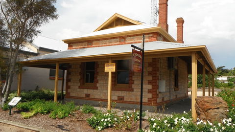 Clydesdale Cottage Bed & Breakfast - St Kilda Accommodation 0