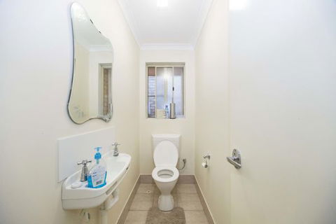Alpha Homestay - St Kilda Accommodation 6