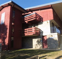 Araluen Lodge - St Kilda Accommodation