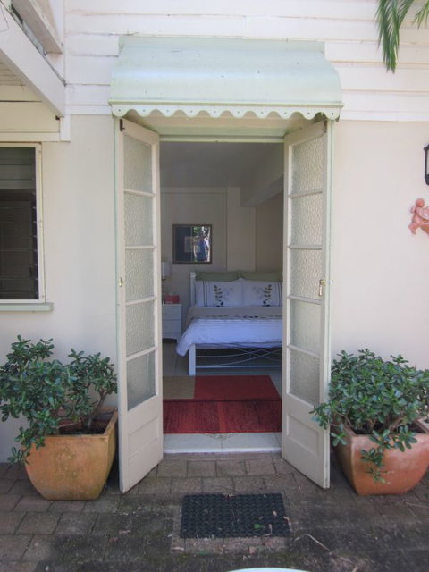 Bangalow Studio Apartment - St Kilda Accommodation 3