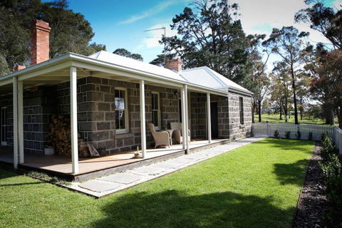Barunah Plains Station - Cool Cottage - St Kilda Accommodation 0