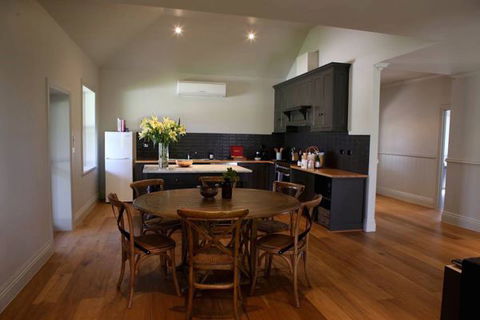 Barunah Plains Station - Cool Cottage - St Kilda Accommodation 1