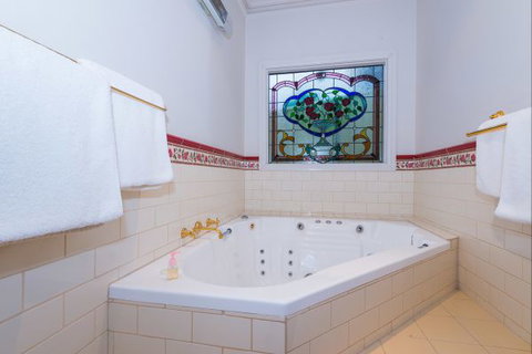 Bendigo Cottages Bed And Breakfast - St Kilda Accommodation 2