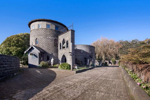 Castle Suites - Kryal Castle - St Kilda Accommodation 8