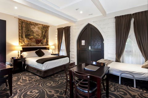 Castle Suites - Kryal Castle - St Kilda Accommodation 9