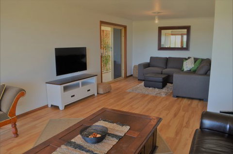 Coongalena View - St Kilda Accommodation 5