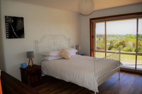 Coongalena View - St Kilda Accommodation 6