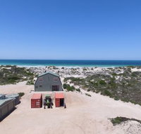 Fowlers Bay Beach House - St Kilda Accommodation