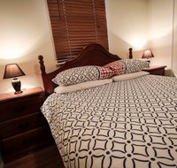 Heather's Mica Cottage - St Kilda Accommodation