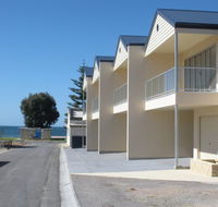 Karen's Cabins and Apartments - St Kilda Accommodation