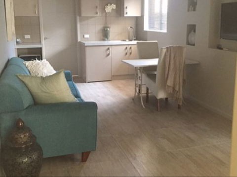 Kindred Studio Apartments - St Kilda Accommodation 0