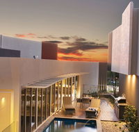 The Frames - Luxury Riverland Accommodation - St Kilda Accommodation
