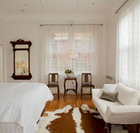 Mollisons - St Kilda Accommodation