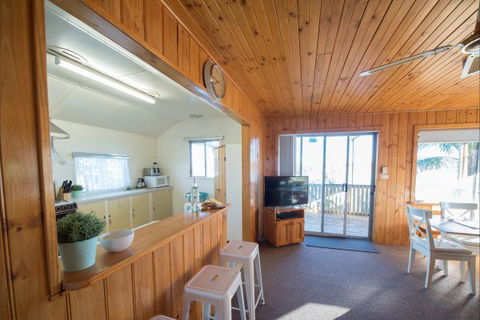 Mundic Waterfront Cottages - St Kilda Accommodation 4