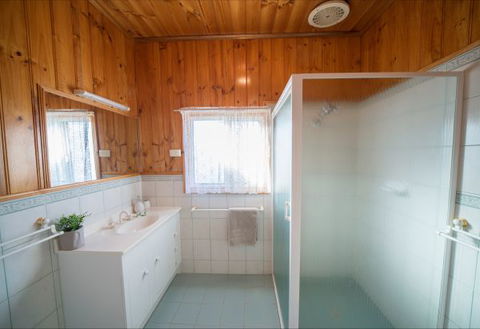 Mundic Waterfront Cottages - St Kilda Accommodation 9