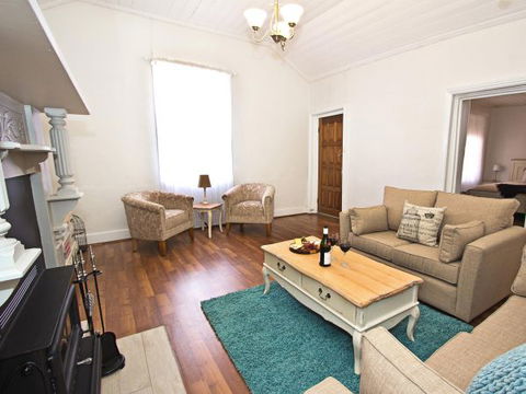 Queen's Cottage Barossa Valley - St Kilda Accommodation 10