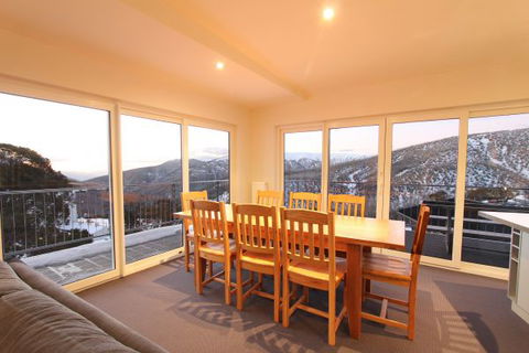 Ropers Alpine Apartments - St Kilda Accommodation 1