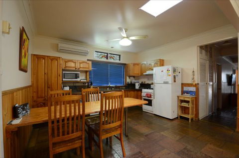 Seahaven Holiday House - St Kilda Accommodation 6