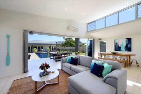 Sundara Beach House - St Kilda Accommodation 2