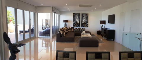 Villa Kopai Luxury Beach House - St Kilda Accommodation 2
