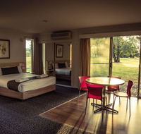 Yowani Country Club - St Kilda Accommodation