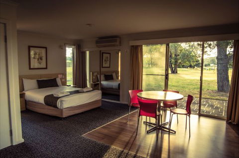 Yowani Country Club - St Kilda Accommodation 0