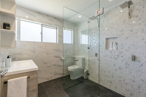 Amalfi Beach House - St Kilda Accommodation 3