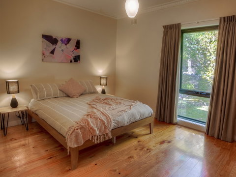 Caits Place - St Kilda Accommodation 3