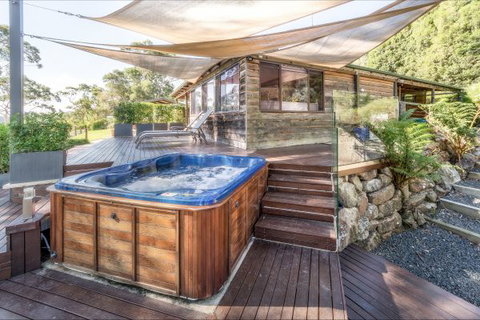Coach House Hill Cottage - St Kilda Accommodation 0