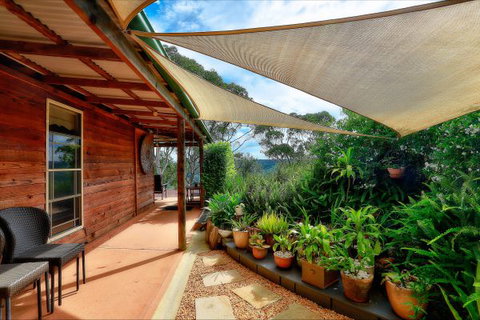 Coach House Hill Cottage - St Kilda Accommodation 7
