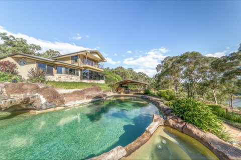Coach House Hill Cottage - St Kilda Accommodation 8