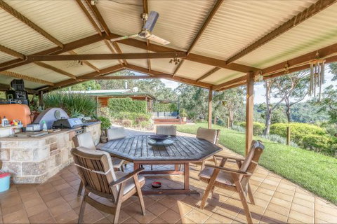 Coach House Hill Cottage - St Kilda Accommodation 9