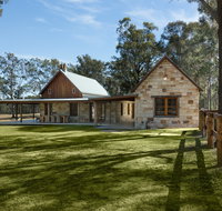 Enzo Cottage - Craftsmen Built Luxury Cottage - St Kilda Accommodation